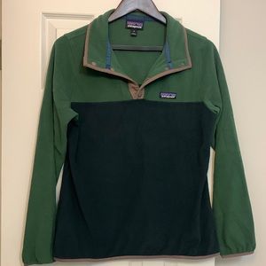 Women’s green & dark green Patagonia pullover